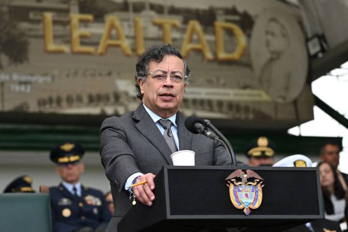 Offering No Evidence, Trump Calls Columbian President “Illegal Drug Dealer”