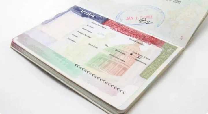 EU habría revocado visa a 50 políticos mexicanos