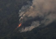 Investigan a dos personas causar dos incendios forestales en Castrillón y Nava
