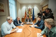 Mazón se desplaza a la Vega Baja de Alicante para seguir la evolución de la dana Alice