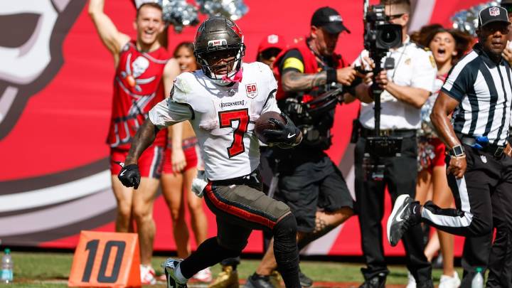 Foot sprain could knock Bucs’ Bucky Irving out of Seahawks game