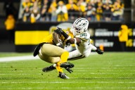 Shine of the primetime lights, Aaron Rodgers storyline can’t hide stench of Steelers’ coaching