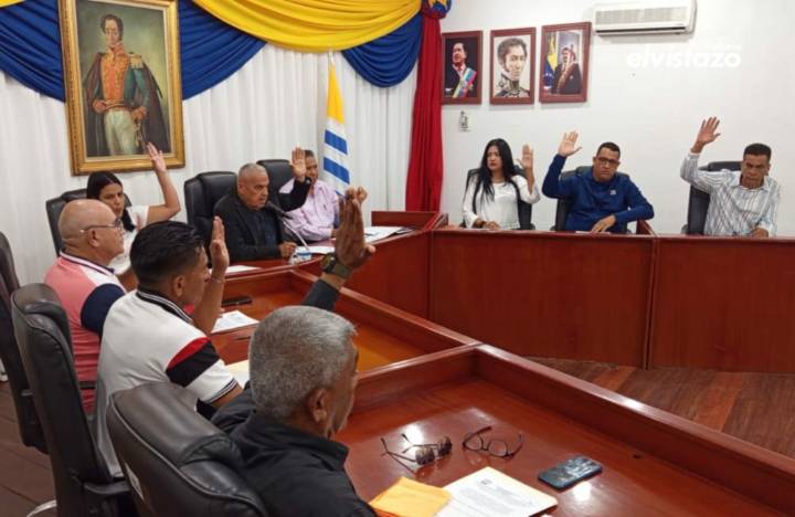 Concejales de El Tigre difunden la Gaceta Municipal con nuevas tarifas del transporte público