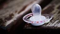 Detectan sustancias tóxicas en chupetes para bebés: Así los puedes identificar