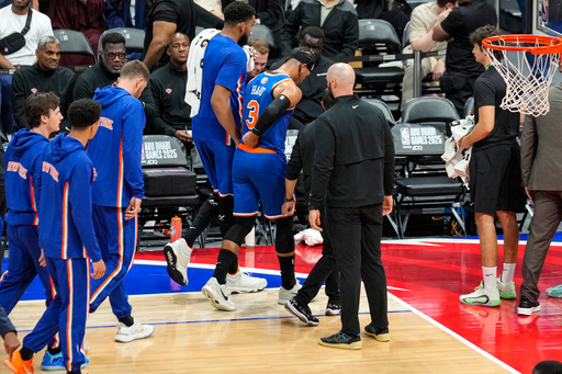 Josh Hart ejected from Knicks' preseason game after slipping to court and throwing ball