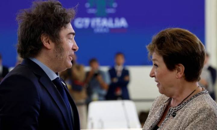 Mientras el dólar se mantiene estable, el FMI le pide al Gobierno que construya apoyo político