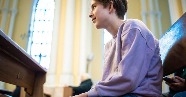 Sarah Reardon: Yes, what you wear to church does matter