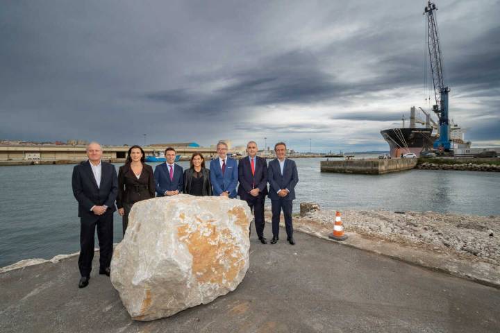 Comienzan las obras del nuevo muelle Raos 6, que amplía la línea de atraque del Puerto de Santander