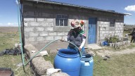 Puno: Obras paralizadas y JASS inactiva dejan a población de Coata en abandono