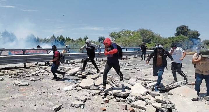 Balazos y bloqueos en el paro de pescadores en Piura