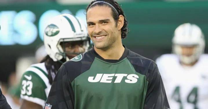 Ex estrella de NFL Mark Sanchez, apuñalado por adulto mayor en pelea; enfrentará cargos