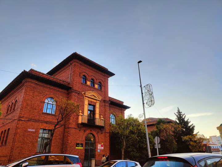 Las luces de Navidad ya han llegado a los barrios de León
