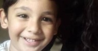Buscan desesperadamente a un niño de 5 años tras el crimen de su madre y abuela