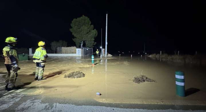 «Años de promesas y barro»: el embudo hidráulico del acceso por la Carretera de Valencia sigue anegando Albacete
