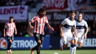Estudiantes derrotó a Gimnasia en el clásico de La Plata y se trepó a la cimaa