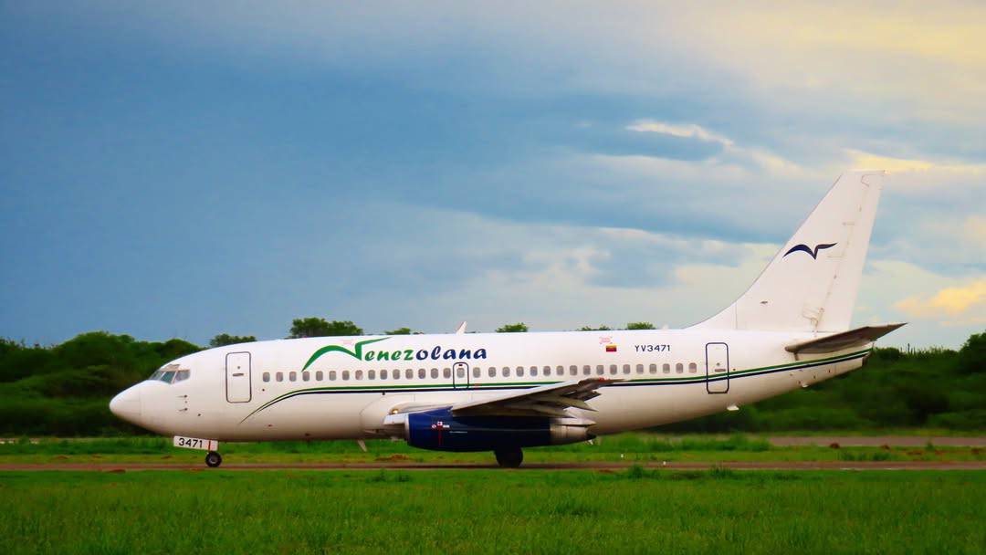 Otra “cubanización”: avión de pasajeros 737-200 más antiguo del mundo opera en Venezuela