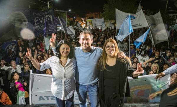 Luque cerró su campaña en Rawson y Trelew: “Nos propusimos el inmenso desafío de traer esperanzas"