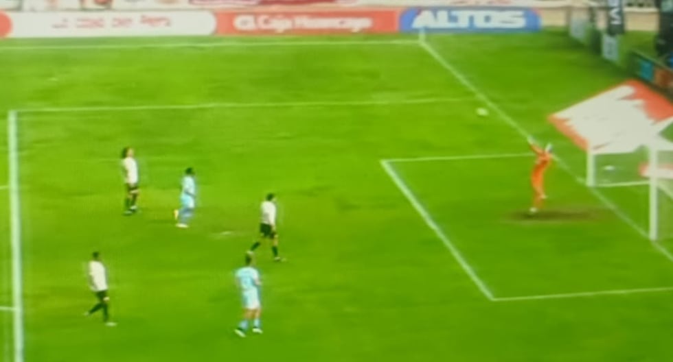 Atajada de Sebastián Britos hoy con Universitario vs ADT por Liga 1