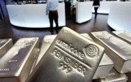 Supera plata los 50 dólares, máximo desde los años 80's