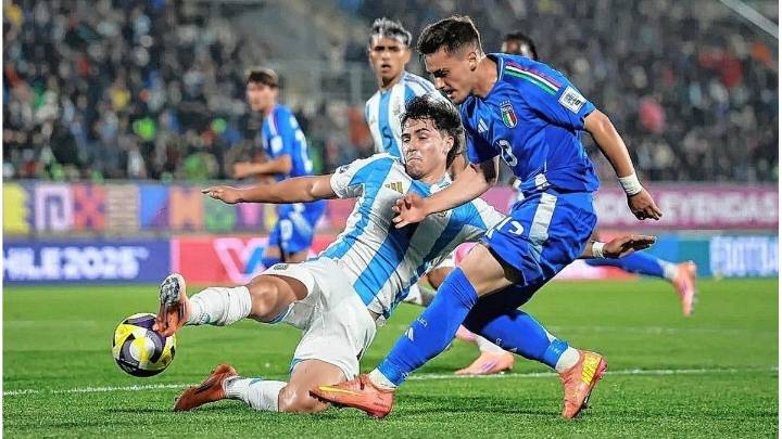 Argentina le ganó a Italia y terminó con puntaje perfecto
