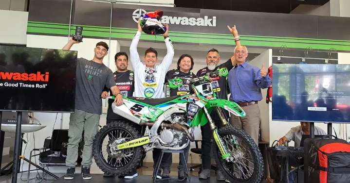 Patricio Cabrera triunfa en exigente prueba mundial de motociclismo
