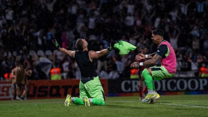 Jugó en Chile y hoy es el héroe del ascenso de su club en Argentina: “Les dije que iba a ser la figura”