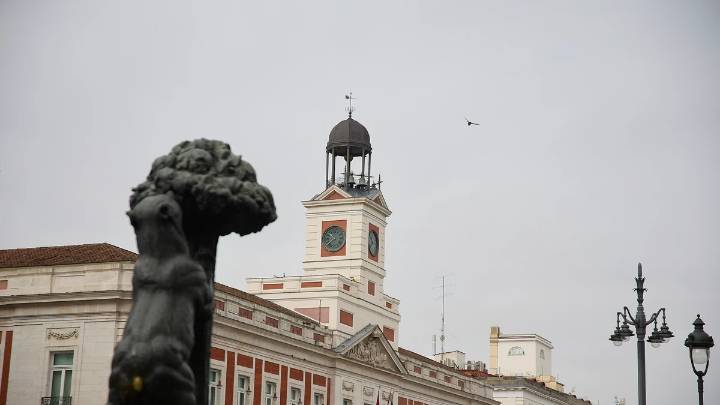 Qué pasa con la Real Casa de Correos: el enfrentamiento entre Gobierno y Comunidad de Madrid que viene de lejos