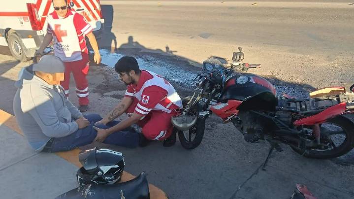 Motociclista resulta lesionado por choque sobre el Periférico Sur