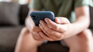 El peligro del porno en menores de edad: vídeos extremos que fomentan la violencia machista