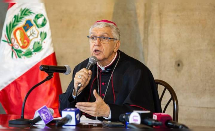 Cardenal Carlos Castillo es hospitalizado de emergencia tras desmayarse en Iquitos