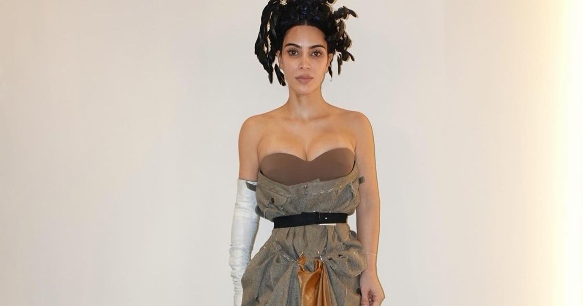 Kim Kardashian Dubbed 'Goddess of Beauty' After Spontaneous Closet Shots