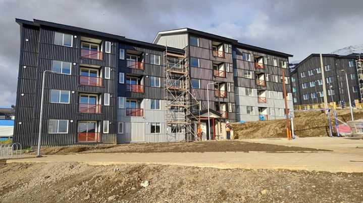 Seremi resalta meta regional cumplida: Hay 1.369 viviendas entregadas y 999 en construcción