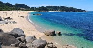 Sufre quemaduras en el incendio de una caravana en una playa de Bueu