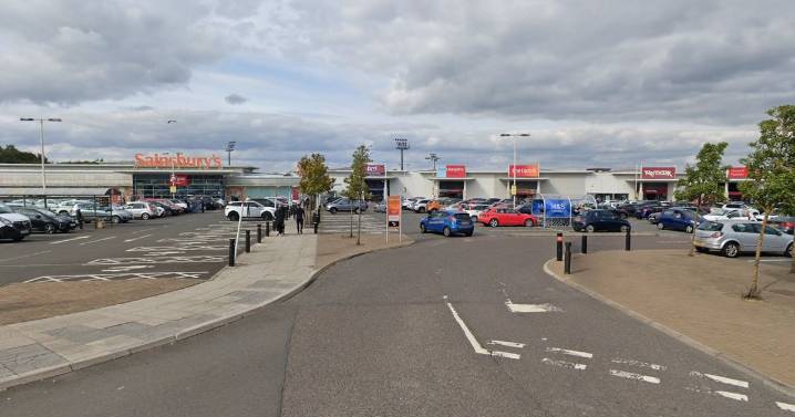 Hamilton hate crime probe after teenage girls ‘shout racial abuse’ at man in supermarket 