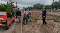Municipales embellecieron el acceso principal de Colonia El Simbolar