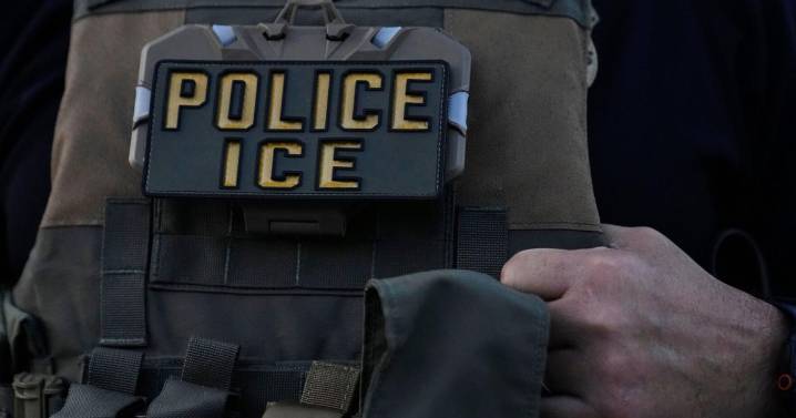 Agentes de inmigración disparan contra persona que los embistió con su auto en Los Ángeles, dice DHS