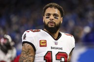 Buccaneers' Mike Evans Feared to Have Suffered Season