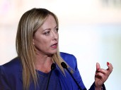 El Gobierno de Meloni estudia imponer un impuesto a la banca sobre los beneficios extras