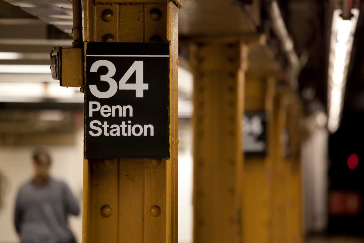 Baby girl found abandoned on steps to Midtown subway platform: NYPD