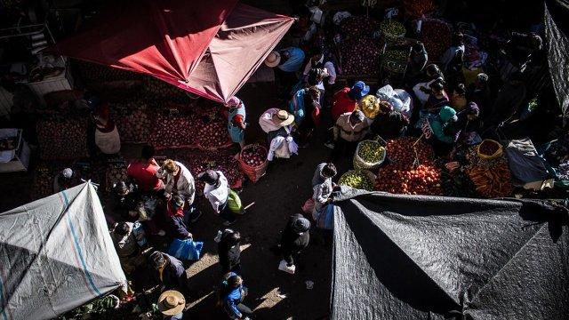 El Avelino: el mayor emporio comercial de Arequipa enfrenta caos y busca convertirse en mercado modelo