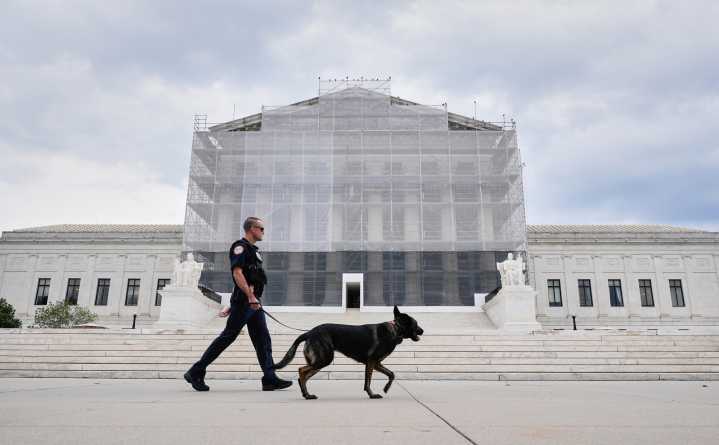 SCOTUS allows Lisa Cook to stay on Fed into 2026