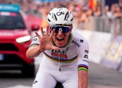 Tadej Pogacar entra en la historia: gana su quinto Giro de Lombardía consecutivo