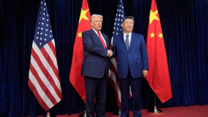 Resuelta, la disputa con China: Trump; baja los aranceles