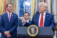 Trump anuncia acuerdo con AstraZeneca para reducir precios de medicamentos en EEUU