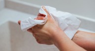 No siempre es lo más adecuado: cuándo usar papel de cocina para limpiar y en qué casos no hacerlo | nnda 