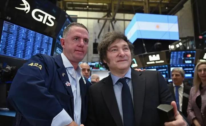 Suben las acciones y los bonos y baja el dólar oficial en el tercer día post triunfo de Javier Milei en las elecciones