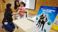 Una niña de cuatro años, un bombero y una embarazada: así son los primeros vacunados contra la gripe en Canarias