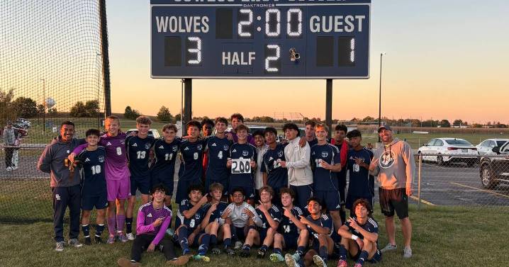 Oswego East scores two goals late, beats Yorkville for program’s 200th win