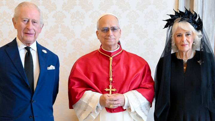 British royals pray with pope in historic step for churches