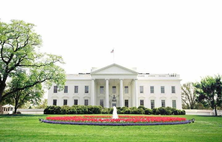 La Casa Blanca anunció que han comenzado los despidos por el cierre del Gobierno federal